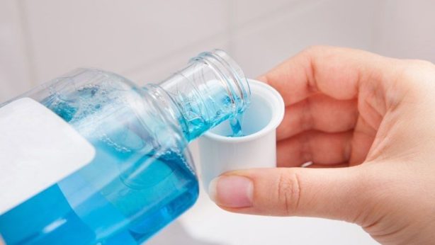 5-nietypowych-zastosowan-plynu-do-plukania-ust-226000